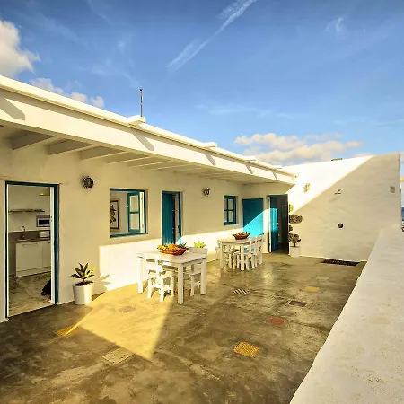 Apartment La Casa De Las Salinas * Arrieta (Lanzarote)